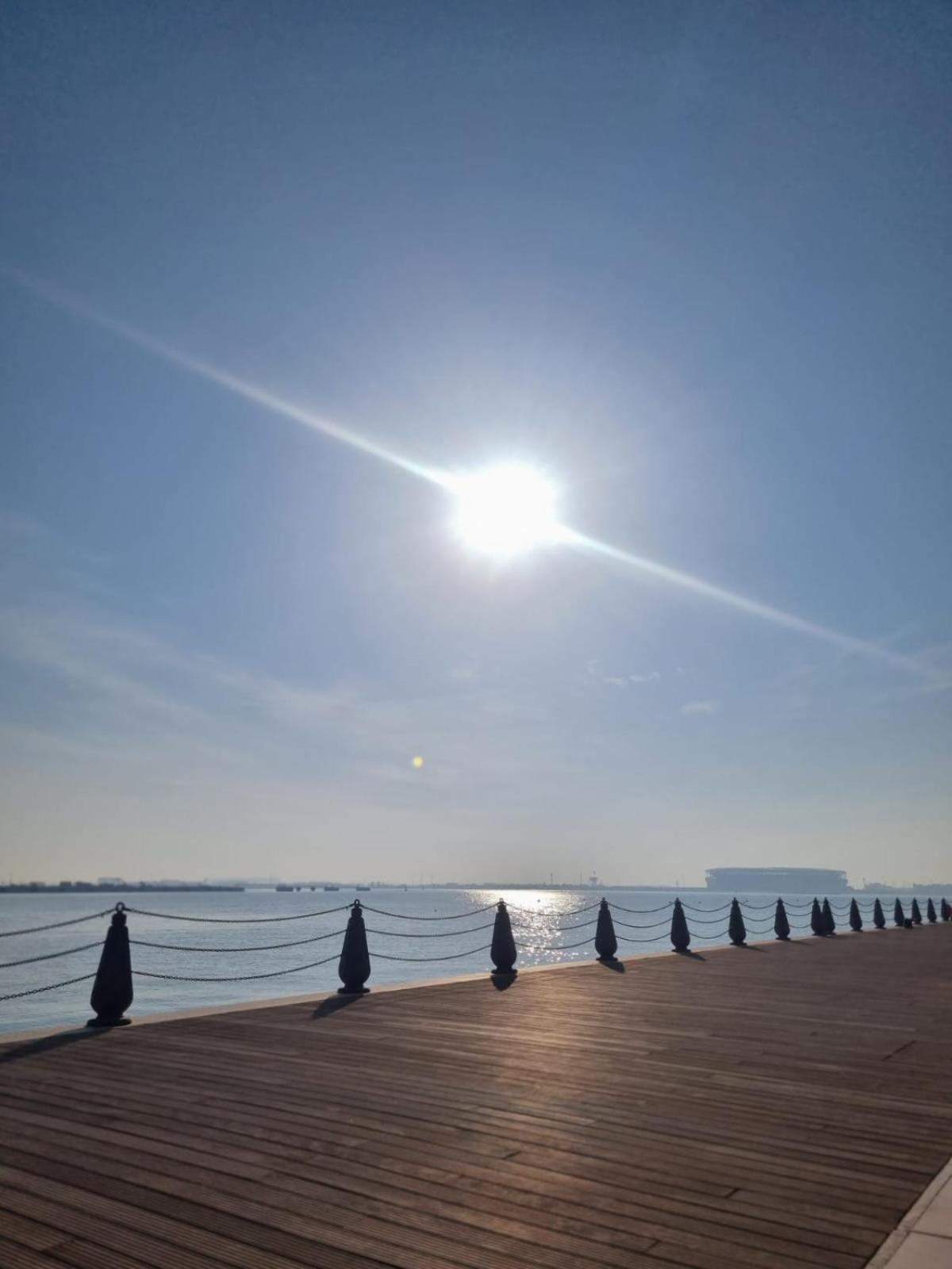 Mina Hotel And Residences By The Torch Доха Екстериор снимка The sun at noon