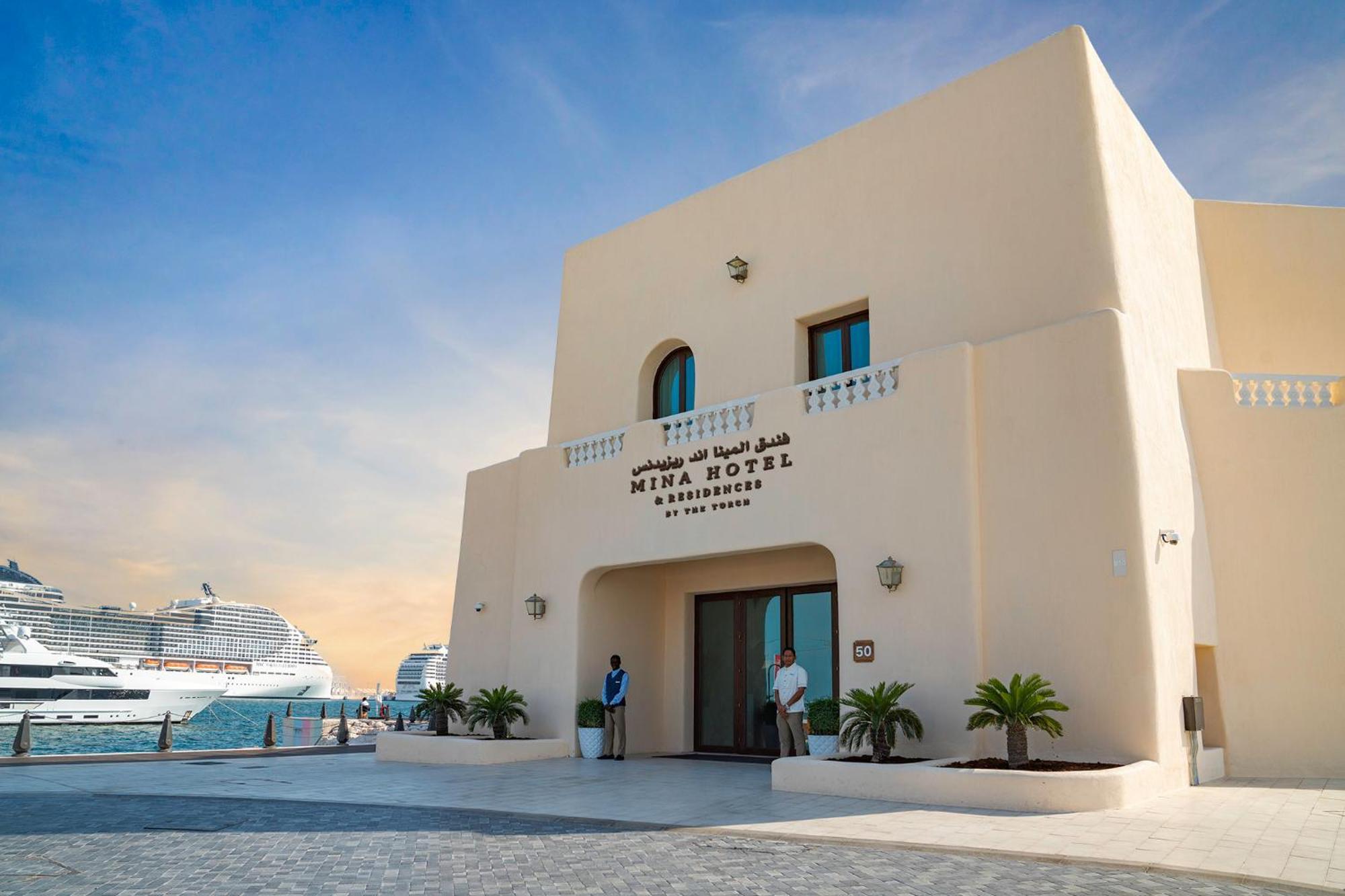Mina Hotel And Residences By The Torch Доха Екстериор снимка Mina Hotel