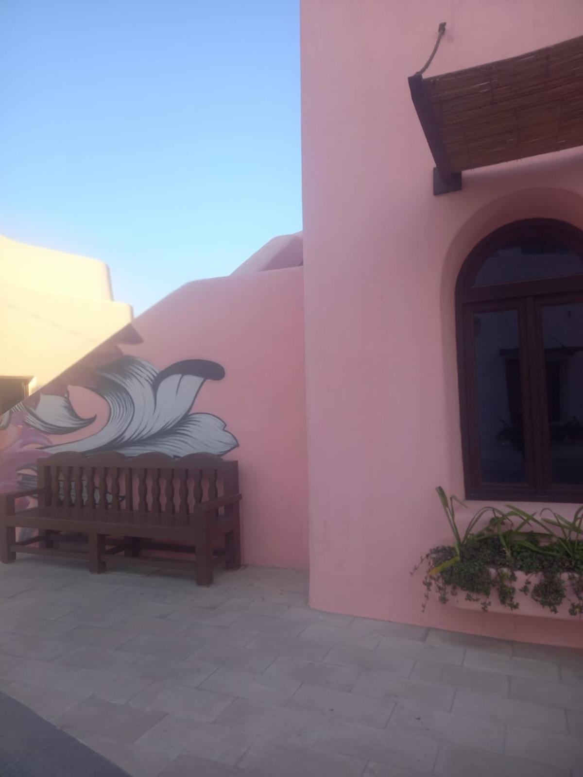 Mina Hotel And Residences By The Torch Доха Екстериор снимка Mural at the Santa Barbara Museum of Contemporary Art